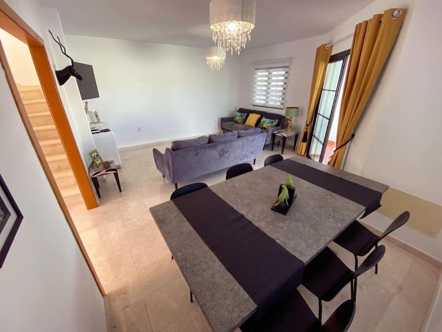 קורלחו Villa Nina 'Luxury Villa In The Sun' מראה חיצוני תמונה