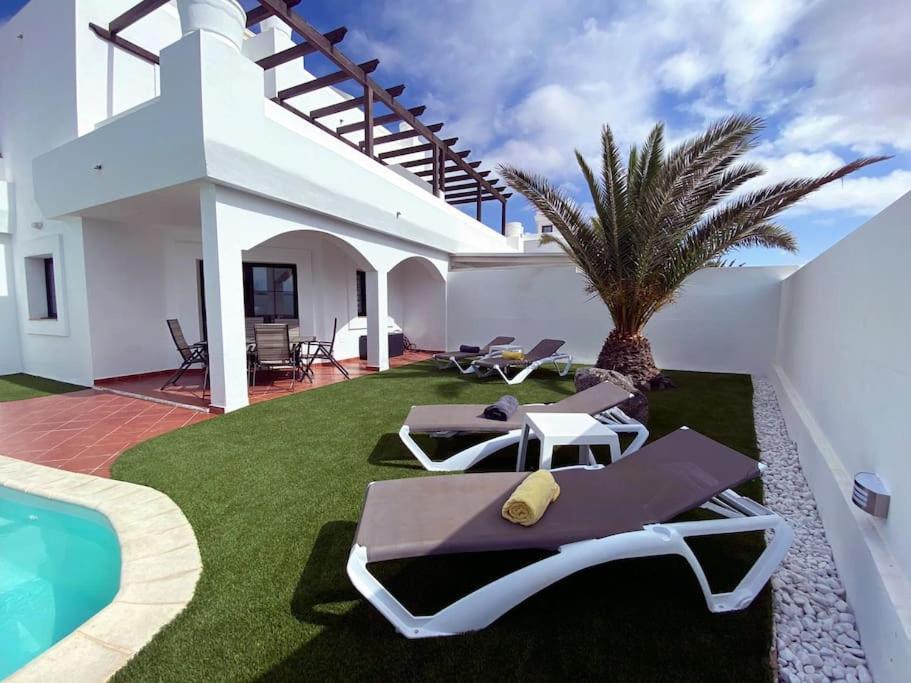 קורלחו Villa Nina 'Luxury Villa In The Sun' מראה חיצוני תמונה
