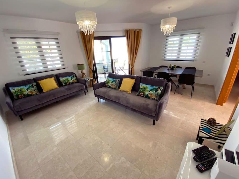 קורלחו Villa Nina 'Luxury Villa In The Sun' מראה חיצוני תמונה