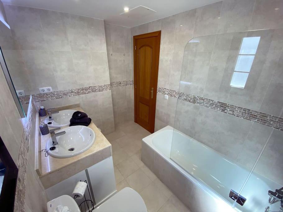 קורלחו Villa Nina 'Luxury Villa In The Sun' מראה חיצוני תמונה