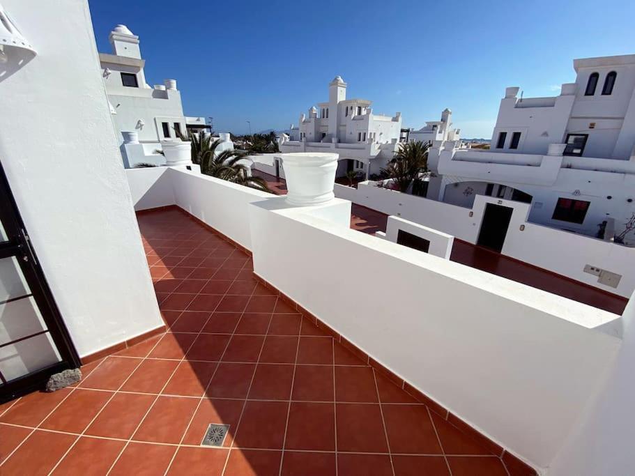 קורלחו Villa Nina 'Luxury Villa In The Sun' מראה חיצוני תמונה